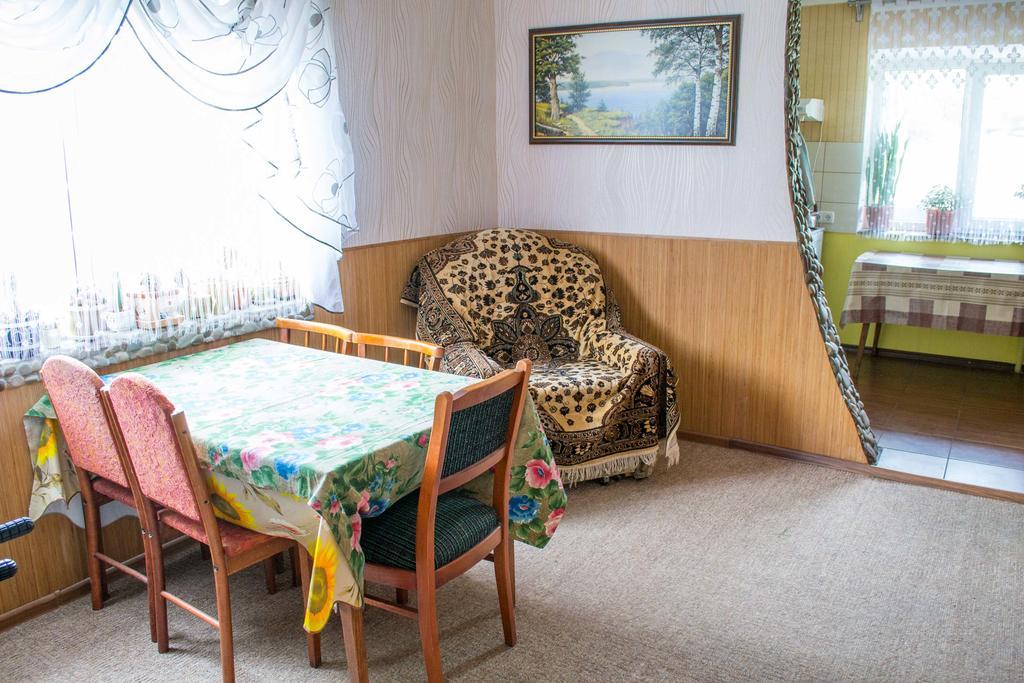 Guest House Cherepaha คาเมียเนตส์-โปดิลสกี ภายนอก รูปภาพ