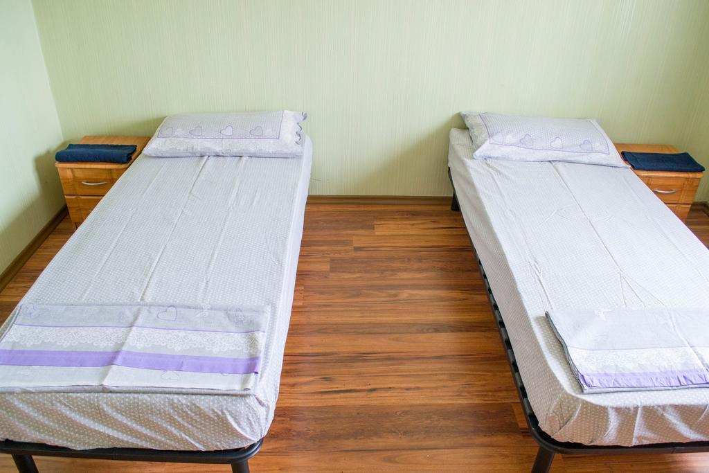 Guest House Cherepaha คาเมียเนตส์-โปดิลสกี ภายนอก รูปภาพ