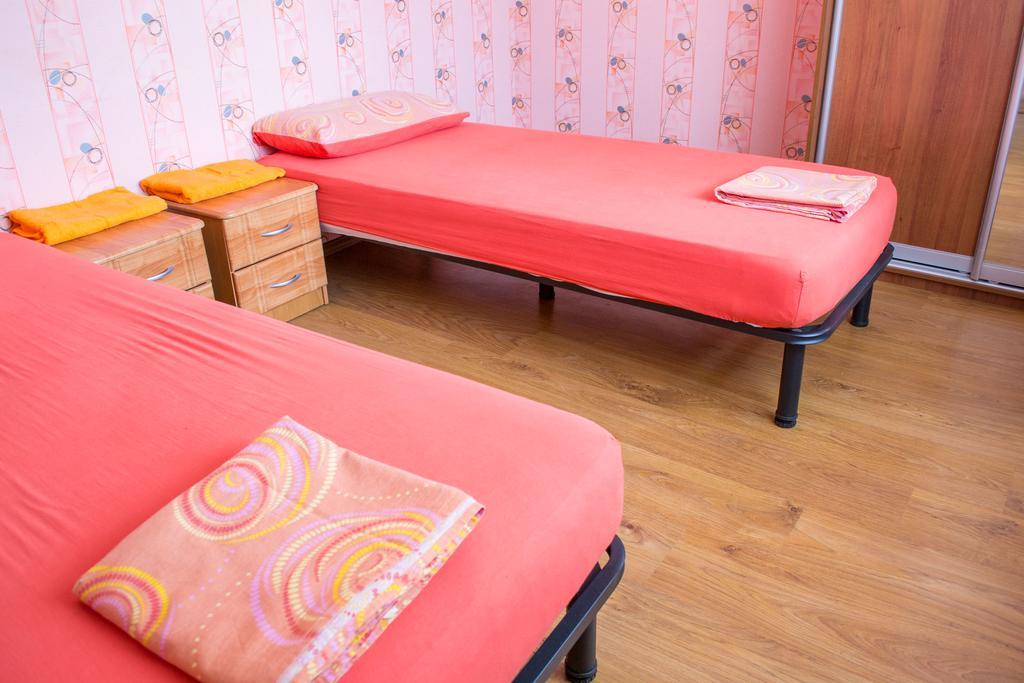 Guest House Cherepaha คาเมียเนตส์-โปดิลสกี ภายนอก รูปภาพ